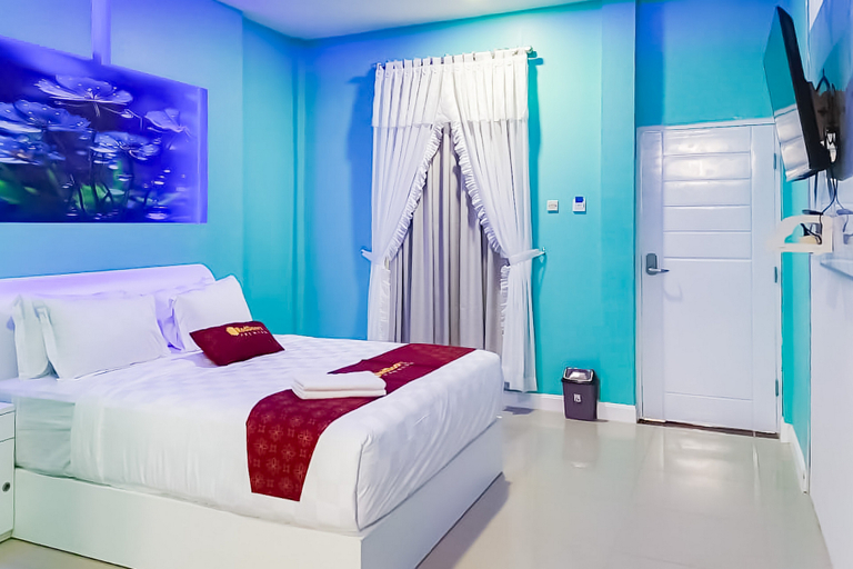 RedDoorz Premium Hotel Sopo Holong Sibolga, Sibolga