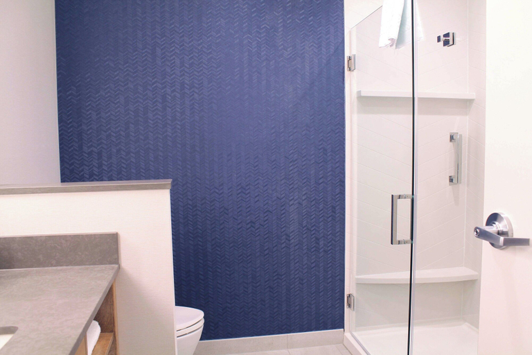 Bathroom 10
