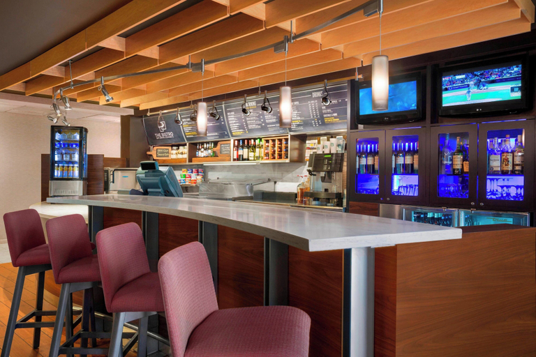 Food & Drinks 5, Courtyard by Marriott Springfield, Sangamon