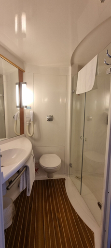 Bathroom 4