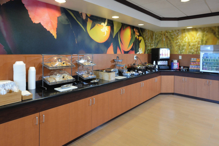 Food & Drinks 4, Fairfield Inn & Suites by Marriott, Wythe