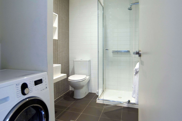 Bathroom 11