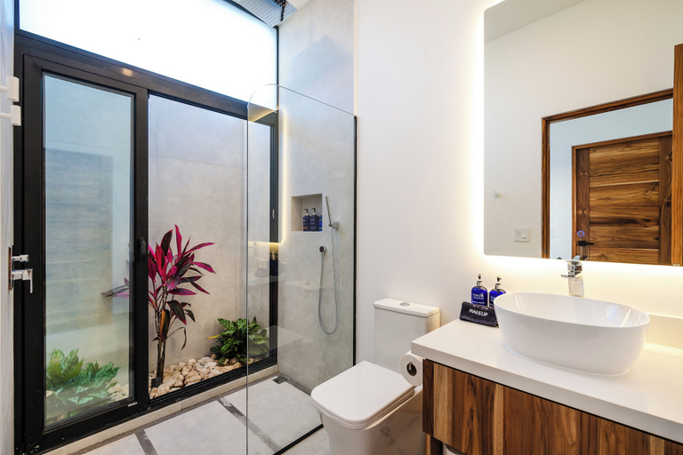 Bathroom 4, The mVillas with Exclusive Beach Club Access, Santa Cruz