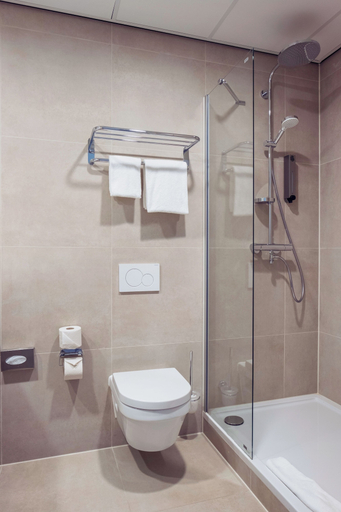 Bathroom 4, PLAZA Premium Den Haag City Center, The Hague