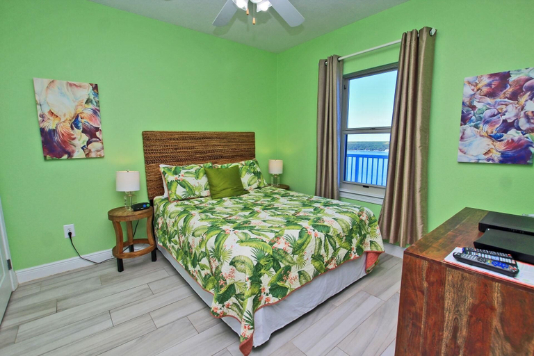 Bedroom 3, Crystal Tower 1602, Baldwin