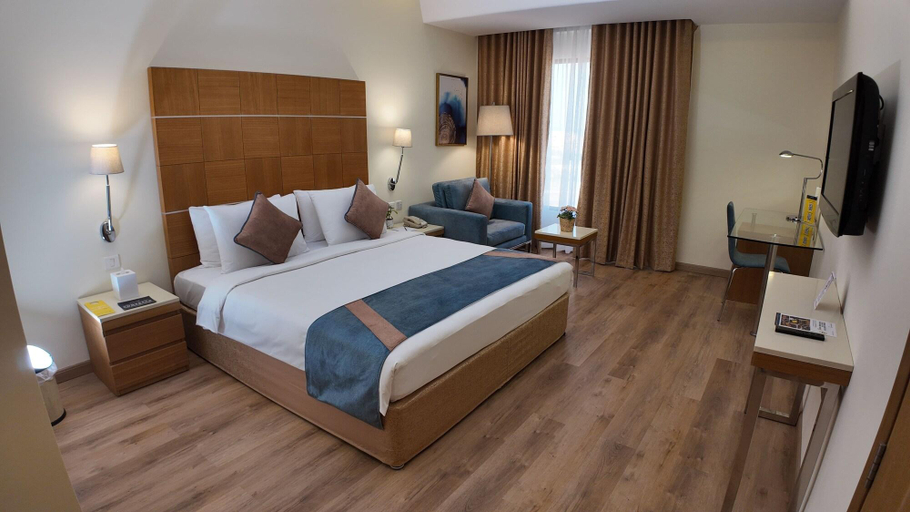 Bedroom 4, Golden Tulip Muscat, Bausher
