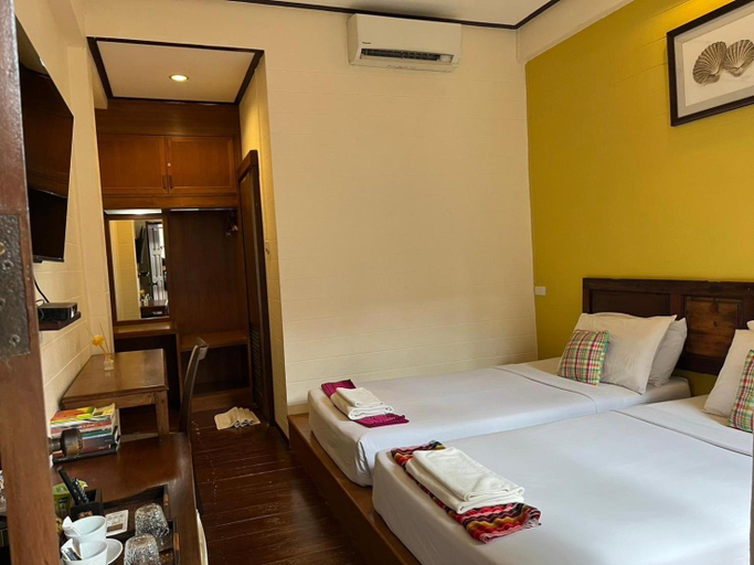 Bedroom 12