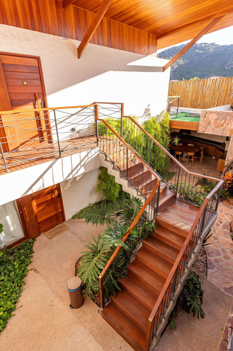 Others 5, Villa Andorinha, Mucugê