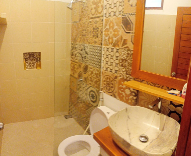 Others 4, Casa White Amelila, Badung