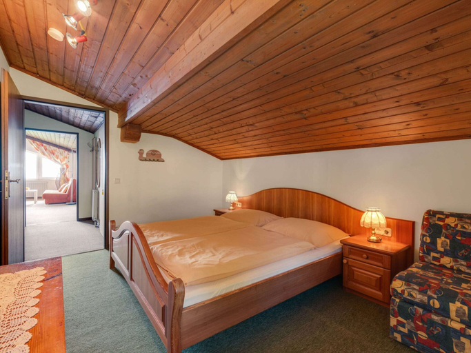 Bedroom 4, Lush Apartment in Afritz am See near Ski Area, Villach Land