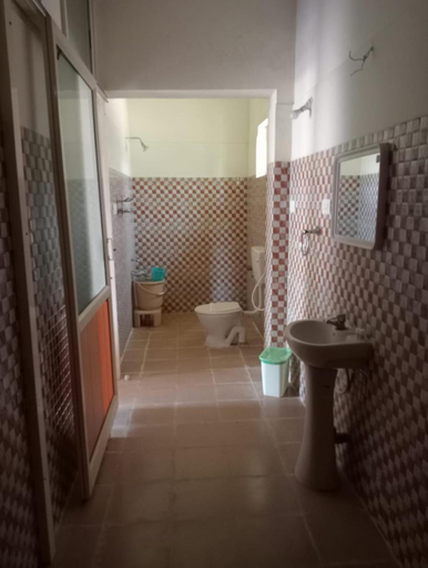 Bathroom, SHAFATH ALI KHAN BED and BREAKFAST, The Nilgiris