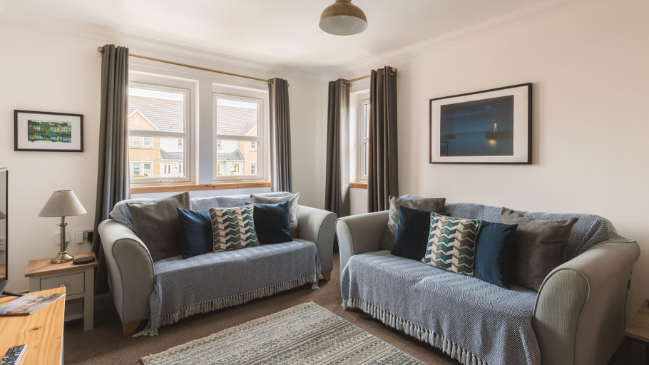Living area 4, Apartment - 2 Bedrooms - Pet Friendly - Parking, Fife