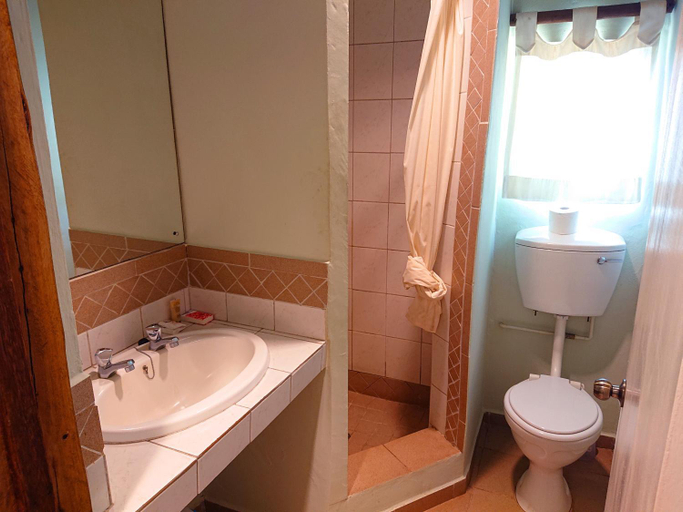 Shower, Buffalo Thorn Bed & Breakfast, Umkhanyakude