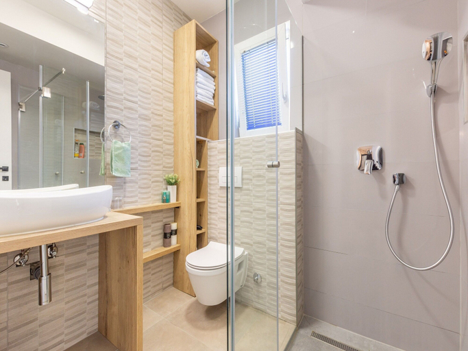 Bathroom 4, Holiday Home in Donje Polje Near Seabeach, Šibenik