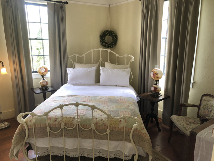 Bedroom 2, Wolf Creek Inn & Tavern, Josephine