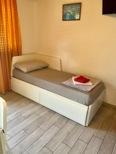Others 5, APARTMANI IVANISEVIC, Pag