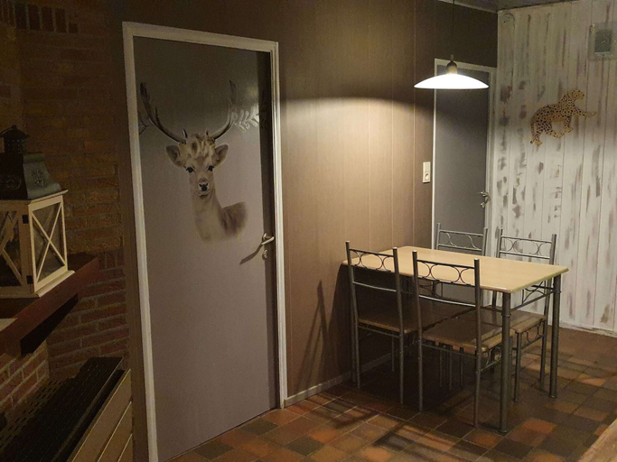 Others 5, Lanklaar Chalet with Garden, Limburg