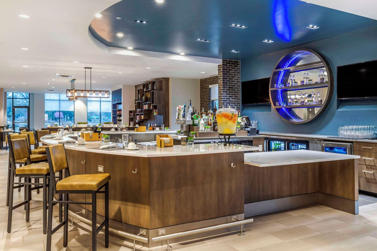 Food & Drinks 5, Cambria Hotel Rock Hill - University Center, York
