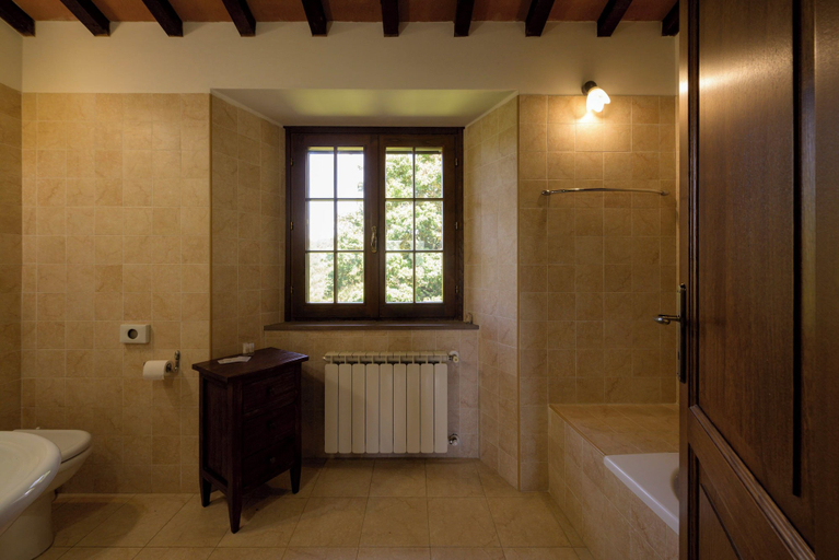 Bathroom 3, agriturismo Castel d'Alfiolo-Barcomonte, Perugia