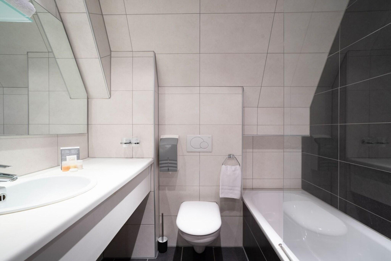Bathroom 4, Grand Hotel Beatrix, Den Helder