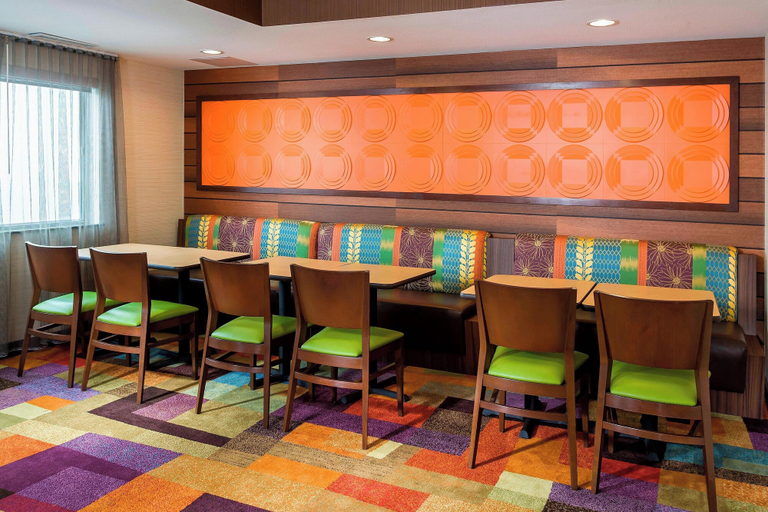 Food & Drinks 5, Fairfield Inn & Suites Findlay, Hancock
