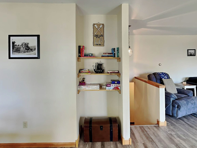 Bedroom 2, Almost Heaven, Garrett