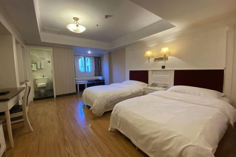 Bedroom 21