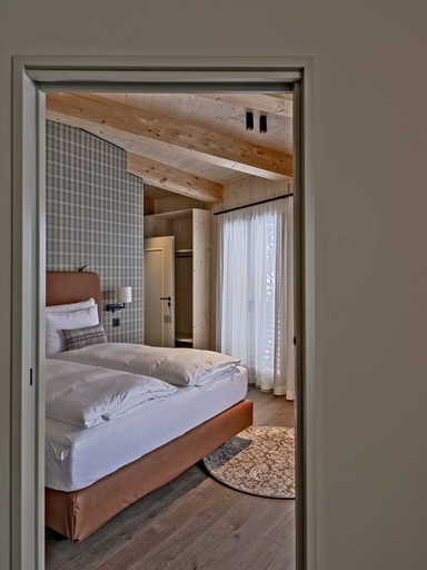 Bedroom 3, Hotel Mürren Palace, Interlaken