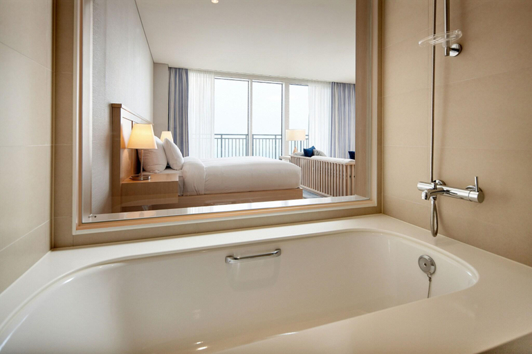 Bathroom 5, Lotte Resort Sokcho, Sokcho