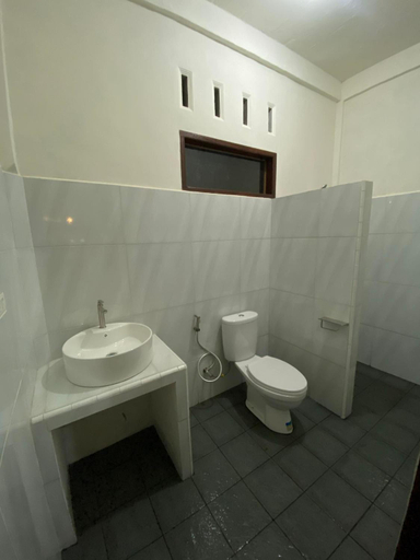 Bathroom 5, Gino's Place - Guest House & Jungle Trekking, Langkat