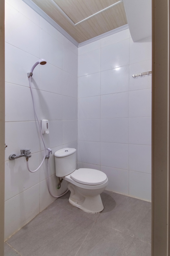 Bathroom 11