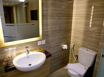 Bathroom 9