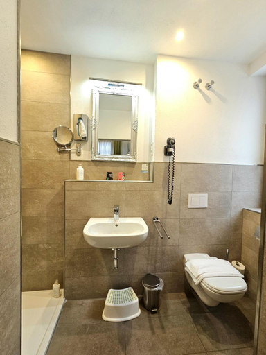 Bathroom 7