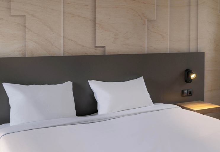 Bedroom 3, B&B HOTEL Lorient Ploemeur, Morbihan