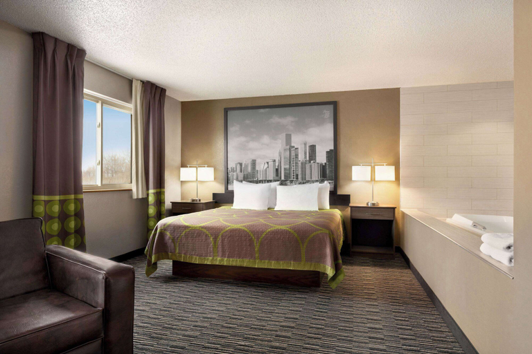 Bedroom 3, Super 8 by Wyndham Joliet I-55 N/Chicago, Will