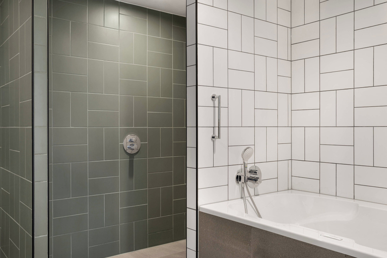 Bathroom 5, Renaissance Amsterdam Schiphol Airport Hotel, Haarlemmermeer