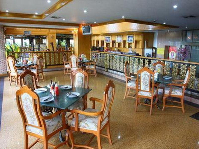 Food & Drinks 5, 13 Coins Bang Yai Hotel by ZUZU, Bang Bua Thong