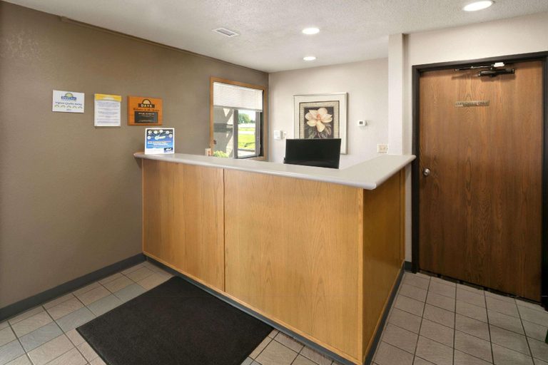 Public Area 2, Days Inn by Wyndham Willmar, Kandiyohi