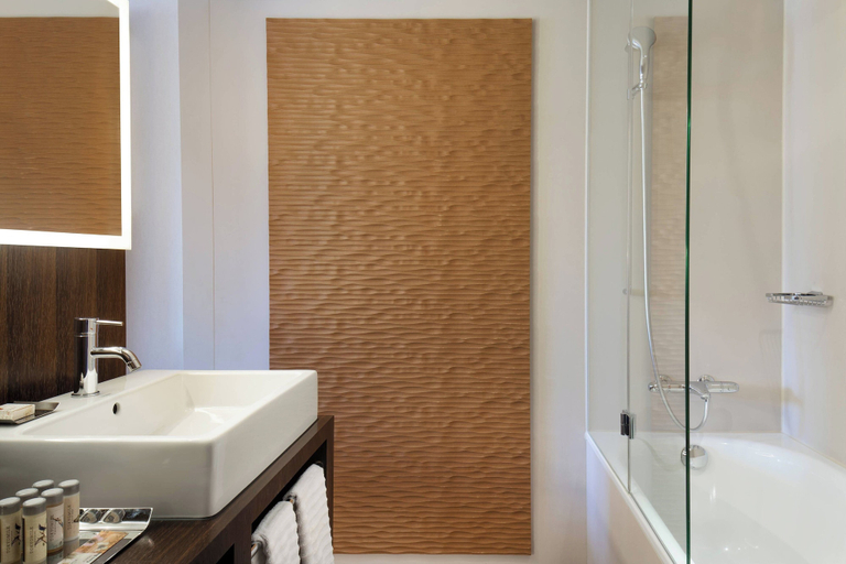 Bedroom 4, Renaissance Zürich Tower Hotel, Zürich