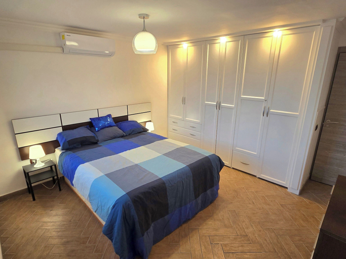 Bedroom 3, 2 bed Apartment That Steps out on to the Pool, Santa Cruz de Tenerife