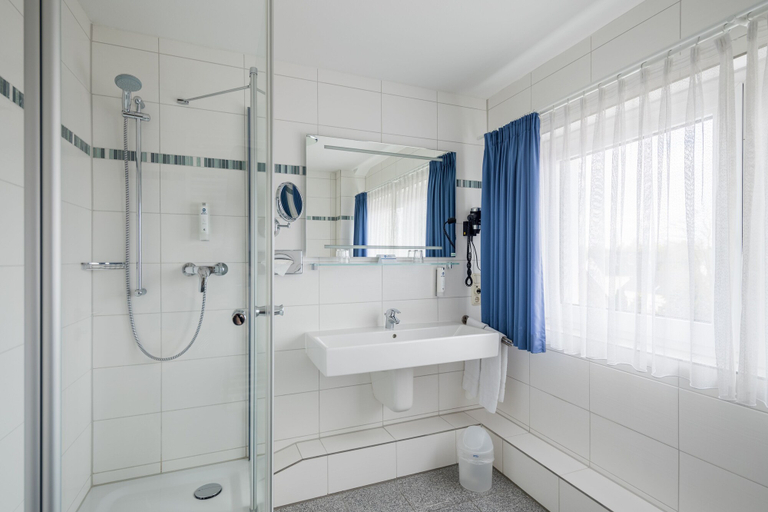 Bathroom 5, Best Western Hotel Heide, Oldenburg