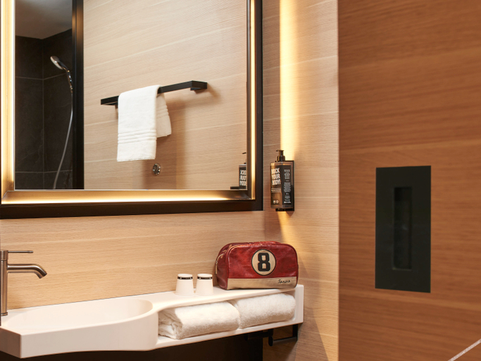 Bathroom, ibis Bethune Centre Gare, Pas-de-Calais