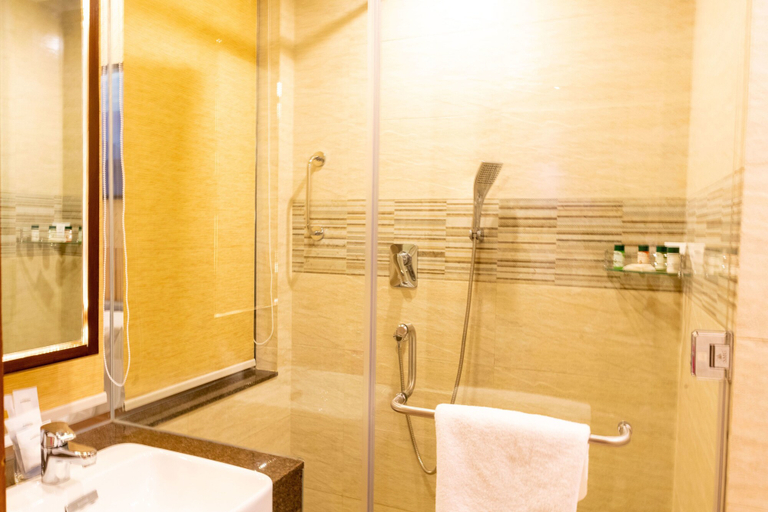 Bathroom 5, Vivanta Chitwan Bharatpur, Narayani