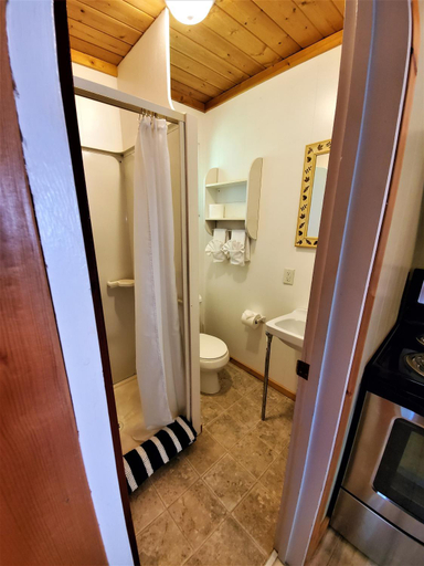 Bedroom 2, Maples Resort Shuswap, Columbia-Shuswap