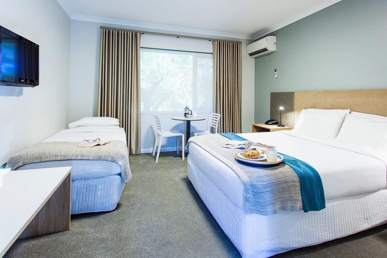 Bedroom 1, Kings Park Motel, Subiaco
