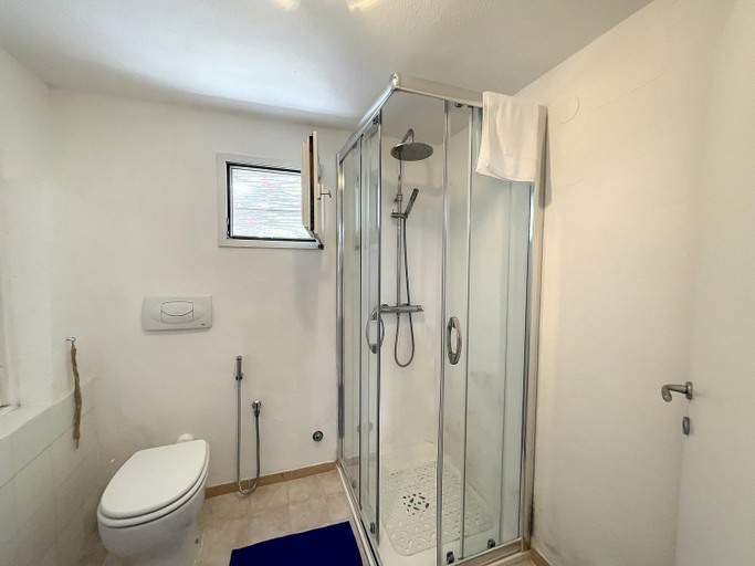 Bathroom 2, Leuca Cliff Houses by WowHomes, Lecce