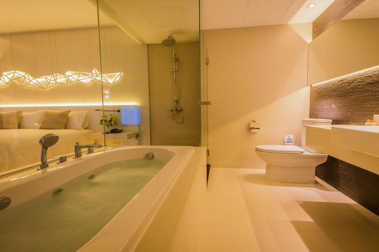 Bathroom 5, Crystal Hotel Hat Yai, Hat Yai