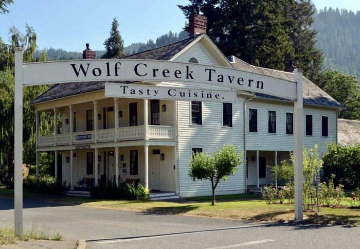 Exterior & Views 1, Wolf Creek Inn & Tavern, Josephine