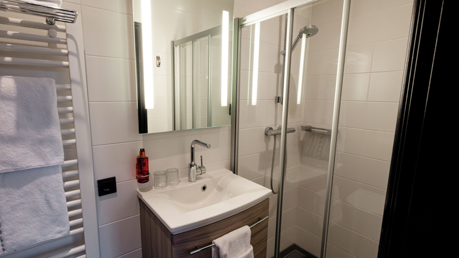 Bathroom 3, B&B 't Poorthuys, Middelburg