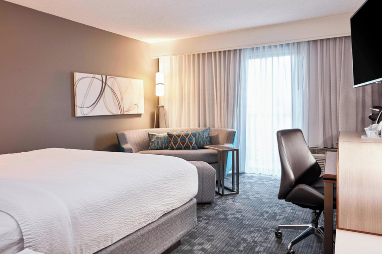 Bedroom 2, Courtyard by Marriott Cincinnati Airport South/Florence, Boone